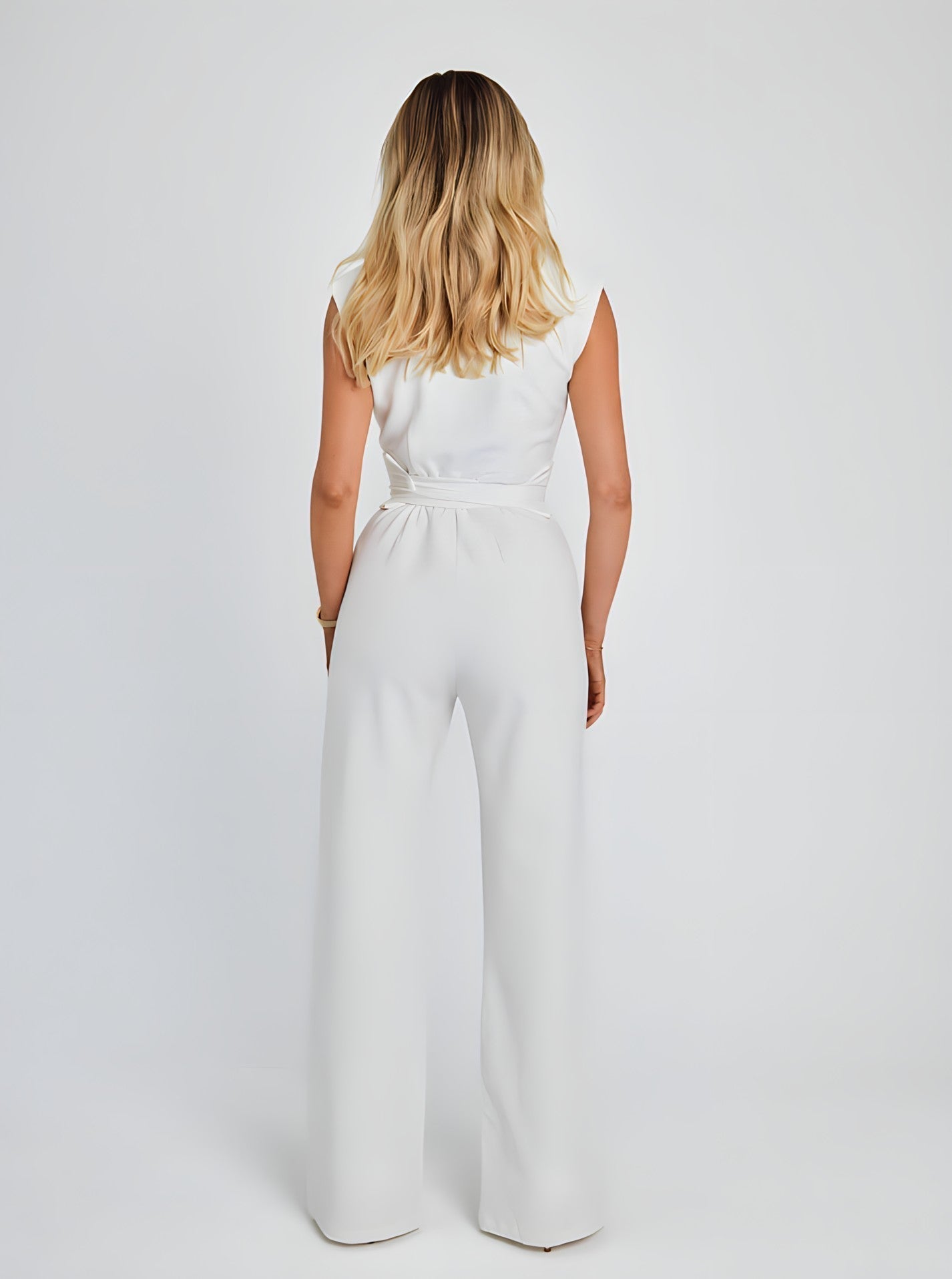 Elegant Sleeveless Jumpsuit (White)